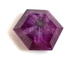 Lila Trapiche rubin. 3,7 K hatszögletű csiszolással. Kezeletlen. Tanúsítvánnyal. / Purple Trapiche Ruby, hexagonal cut. With certificate 3,7 C, 10,48x8,65x3,72 mm