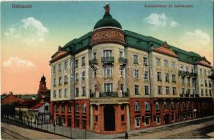 Debrecen, Kereskedelmi és iparkamara, zsinagóga a háttérben