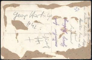 1942 SS-Totenkopf tiszt bajonettel, fotó, hátulján feliratozva, 14×9 cm