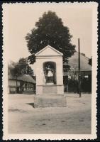cca 1930 Zamárdi, szent szobra, fotó, 8,5×6 cm