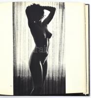 Aktalbum. Az előszót írta: Féjja Sándor. Bp., 1984, Corvina. Kiadói kopott kartonált papírkötésben