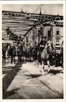 1940 Nagyvárad, Oradea; bevonulás, Horthy Miklós, lovas katonák, magyar zászlók / entry of the Hungarian troops, Regent Admiral Miklós Horthy, cavalrymen, Hungarian flags
