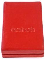 1957. "Szolgálati Érdemérem" zománcozott kitüntetés mellszalagon, miniatűrrel szalagsávon,...