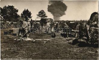 Megzavart ebéd. Gerő László főhadnagy. Hadifénykép Kiállítás / WWI Austro-Hungarian K.u.K. military, disturbed lunch