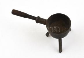 Régi kis lábas üstszerű edény. Ólomöntéshez 15x7 cm