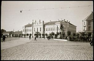 Makói országzászló és makói városképek, 13 db filmkocka