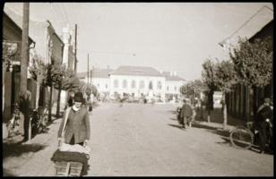 Makói országzászló és makói városképek, 13 db filmkocka