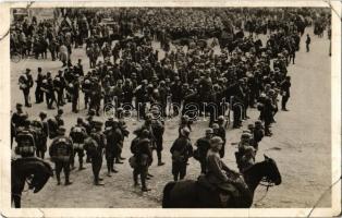1938 Ipolyság, Sahy; bevonulás, lovas katonák / entry of the Hungarian troops, cavalrymen + 1938 Ipolyság visszatért So. Stpl. (EK)