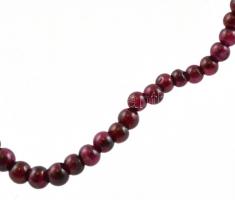 Gránát nyaklánc, gyöngy kiegészítéssel, h: 34 cm