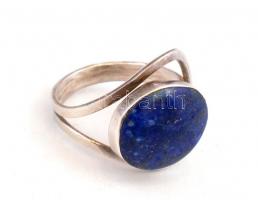 Ezüst(Ag) gyűrű, lápisz lazulival, jelzés nélkül, méret: 55, bruttó: 4,2 g