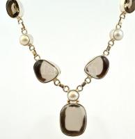 Ezüstözött nyakék, füstkvarc és tenyésztett gyöngy díszítéssel, h: 46 cm