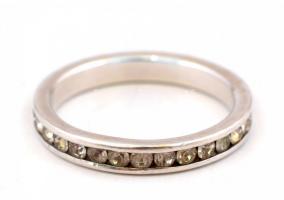Ezüst(Ag) apró kövekkel díszített gyűrű, jelzett, méret: 54, bruttó: 2 g