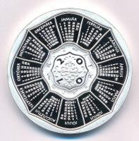 Szabó Géza (1939-) 2001. "SZABÓ GÉZA ÖTVÖSMESTER" fém naptárérem (42,5mm) T:PP