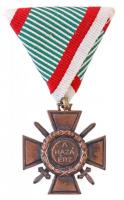 1942. Tűzkereszt II. fokozata hadifém kitüntetés hamisítvány modern mellszalaggal T:2 NMK 447.