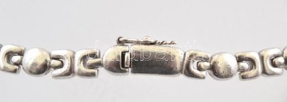 Ezüst (Ag) masszív nyaklánc, cirkón díszítéssel. Jelzett.  20 cm, 52,6 g