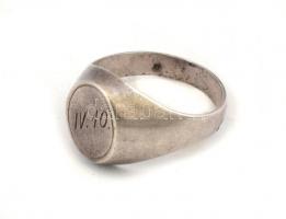 Ezüst (Ag) pecsétgyűrű Jelzett 4,3 g Méret:62
