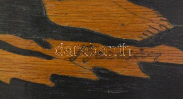 Olvashatatlan jelzéssel. Fekvő akt. Festett, gravírozott fa, díszes, enyhén sérült régi fa keretben,...