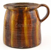XIX. sz. vége: Tejes kancsó. Mázas cserép, lepattanással. m: 27 cm