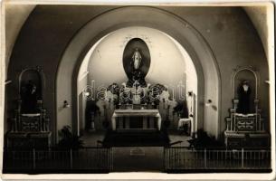 Nagyvárad, Oradea; Katalin telep, Római katolikus templom belső, Zelinka János apátkanonok, pápai prelátus síremléke a szentély előtt / Catholic church interior. photo