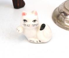 Vegyes bolha tétel, 5 db: fa szamár, kis fa díszkorsó, mini réz szenesvödör, porcelán macska, fém gy...