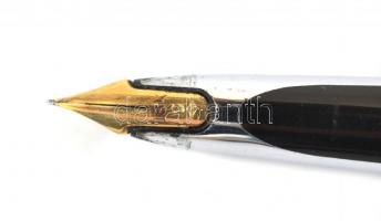Waterman Mali 10 töltőtoll, 18K arany (Au) heggyel, h: 13,5 cm/ Waterman Mali 10 fountain pen, with 18K gold (Au) tip, L: 13,5 cm