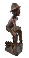 Halász faragott fa szobor. Lakkozott keményfa 33 cm