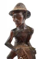 Halász faragott fa szobor. Lakkozott keményfa 33 cm
