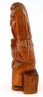 Jelzés nélkül: Ivó ember. Faragott, lakkozott fa. 31 cm