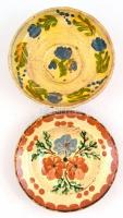 XIX. sz. két tányér. Mázas cserép, kézzel festett, kisebb hibákkal. d:21 cm, 22 cm
