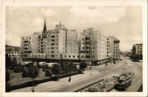 Pozsony, Pressburg, Bratislava; &quot;Avion&quot;, Churchilovo námestie / szálloda és étterem, tér, autóbusz, villamos, üzletek / hotel, restaurant, square, autobus, tram, shops (apró szakadás / tiny tear)