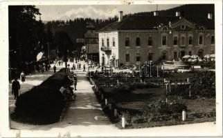 Borszék, Borsec; Park, Hotel Mélik szálloda és étterem, automobil. Heiter György udvari fényképész felvétele és kiadása / park, hotel, restaurant, automobile (ragasztónyom / glue marks)