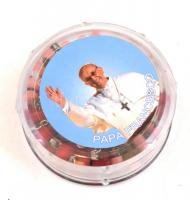 2 db füzér, egyikén kereszt függő valamint Franciscuspp. feliratú medállal, másikon kereszt függő va...