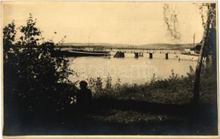 1930 Esztergom, hajóállomás hosszú híddal. photo