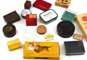 22 db klf. műanyag, fém, papír doboz (Macskanyelv, Párizsi Kapocs, Lánchíd selyemfényű gomblyukvarró...