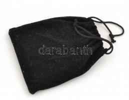 Műanyag házas kézi tükör, belsejében két tükörrel, egyik 5x nagyítással, 8,5×8,5 cm