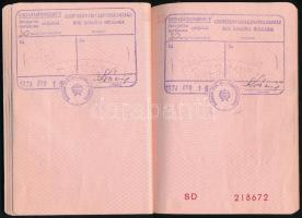 1974 Magyar Népköztársaság által kiállított fényképes útlevél