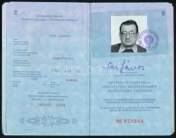 1989 Magyar Népköztársaság által kiállított fényképes útlevél