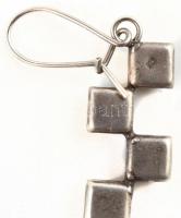 Ezüst(Ag) fülbevaló borostyánnal, jelzett, h: 3 cm, bruttó: 4,4 g