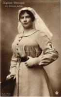 Auguszta főhercegnő, mint önkéntes ápolónő. Kallós Oszkár felvétele / Princess Auguste of Bavaria as a volunteer nurse