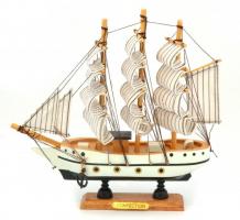 Sailing ships hajó makett, eredeti dobozában, m: 19 cm, h:19,5 cm