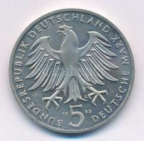 NSZK 1983G 5M Cu-Ni "Luther Márton születésének 500. évfordulója" T:1-
FRG 1983G 5 Mark C...