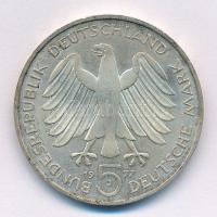 NSZK 1977J 5M Ag "Carl Friedrich Gauss születésének 200. évfordulója" T:2 patina FRG 1977J...
