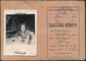 1945 Bp., Szociáldemokrata Párt fényképes tagsági könyv tagdíjbélyegekkel