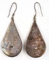 Ezüst(Ag) fülbevalópár ónix díszítéssel, jelzett, 5,5×3 cm, bruttó: 15,6 g