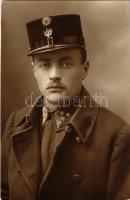 Első világháborús osztrák-magyar postás katona / WWI Austro-Hungarian (K.u.k.) military, postman soldier. Fotogr. Atelier Globus, photo  (fl)