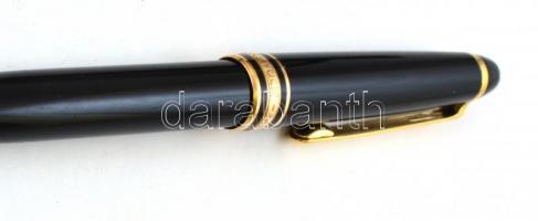 Mont Blanc golyóstoll, eredeti dobozában, h: 13,5 cm