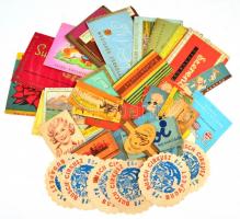 cca 1950 Vegyes, főleg 1950-es évekbeli nagyrészt magyar és néhány külföldi csokoládépapír, és néhán...