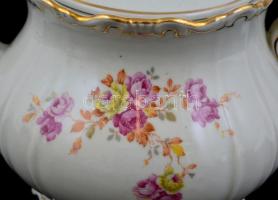 Zsolnay porcelán teás készlet. Matricás, jelzett, kis kopásokkal. Komplett