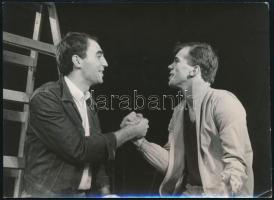 1980 Ruzsonyi Gábor (1980-): Kulka János (1958- ) és Bubik István (1958-2004) főiskolai végzős hallgatóként a West Side Story c. musical egyik jelentében (rendezte: Iglódi István), jelzés nélküli színpadi fotó, 13x17 cm
