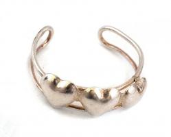 Ezüst(Ag) szíves gyűrű, jelzett, állítható méret: 51, nettó: 0,78 g